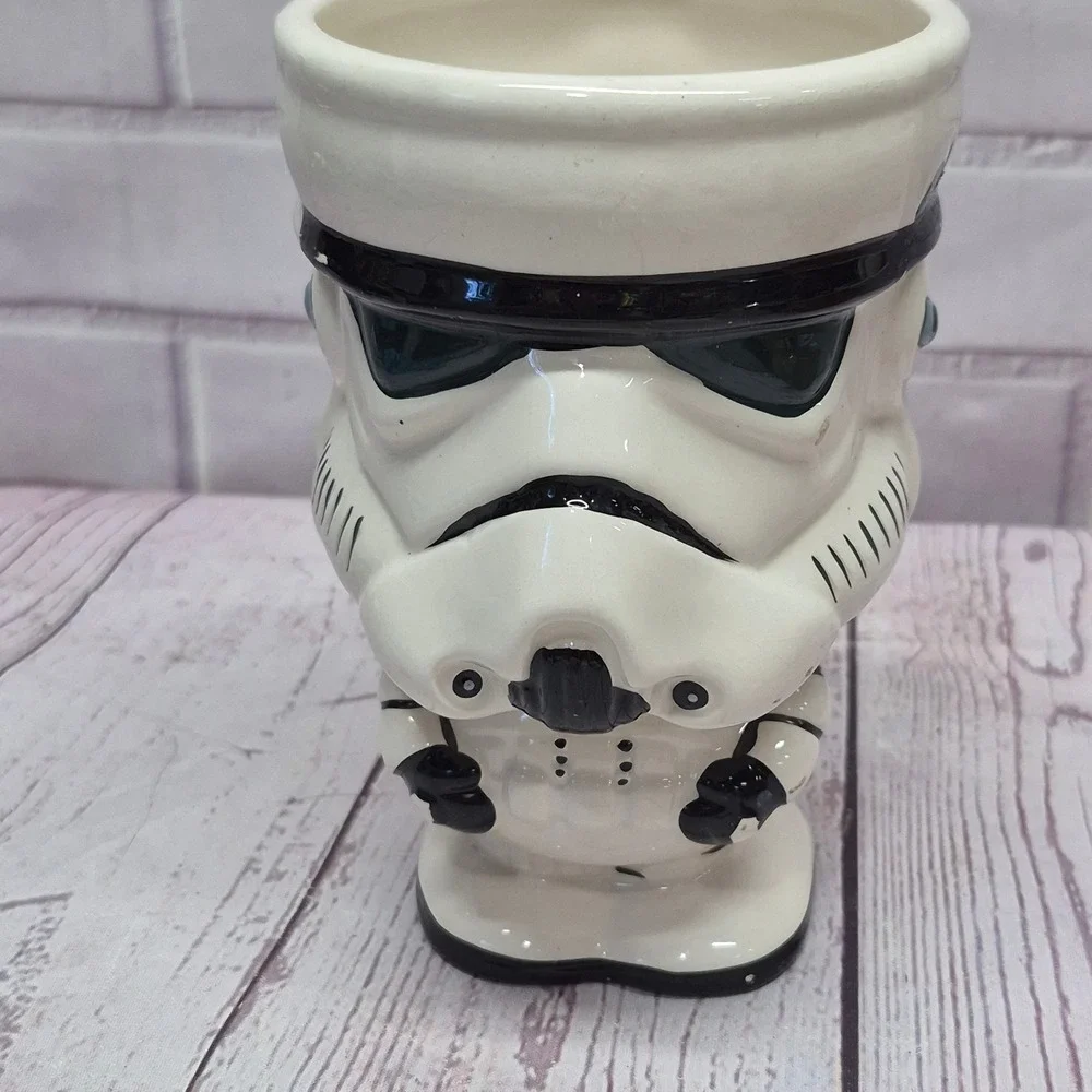 Star Wars Stormtrooper Sculpted Ceramic 3D Helmet Planter White Black 6in
